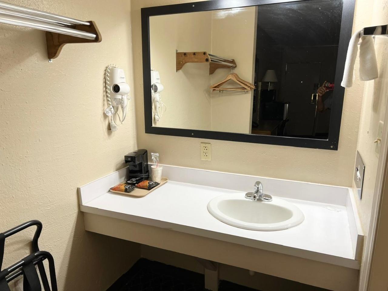 Economy Inn 맥쿡 외부 사진